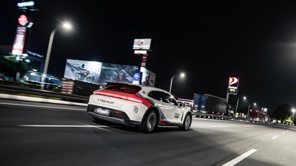Porsche Taycan Cross Turismo έκανε 1.845 χλμ. σε 29 ώρες